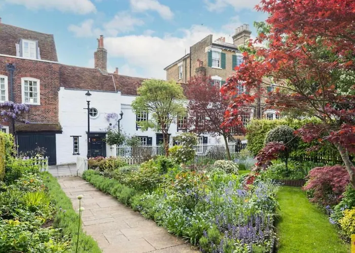 Clarendon Cottage